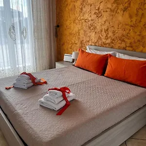 Porta Garibaldi Apartament